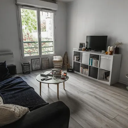 Appartamento Hostnfly - Charming Studio Near Buttes-chaumont Parigi